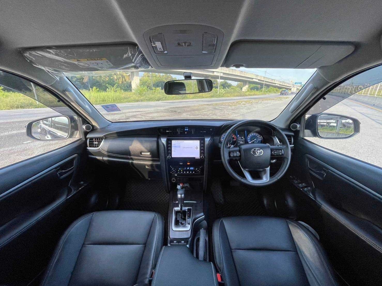 2021 TOYOTA FORTUNER 2.4 G Lesgender