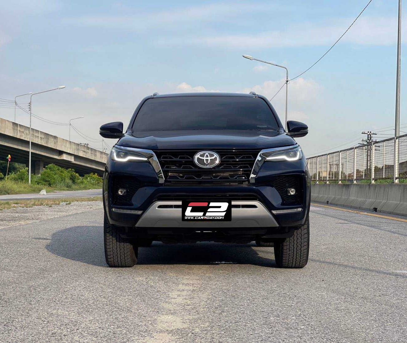 2021 TOYOTA FORTUNER 2.4 G Lesgender