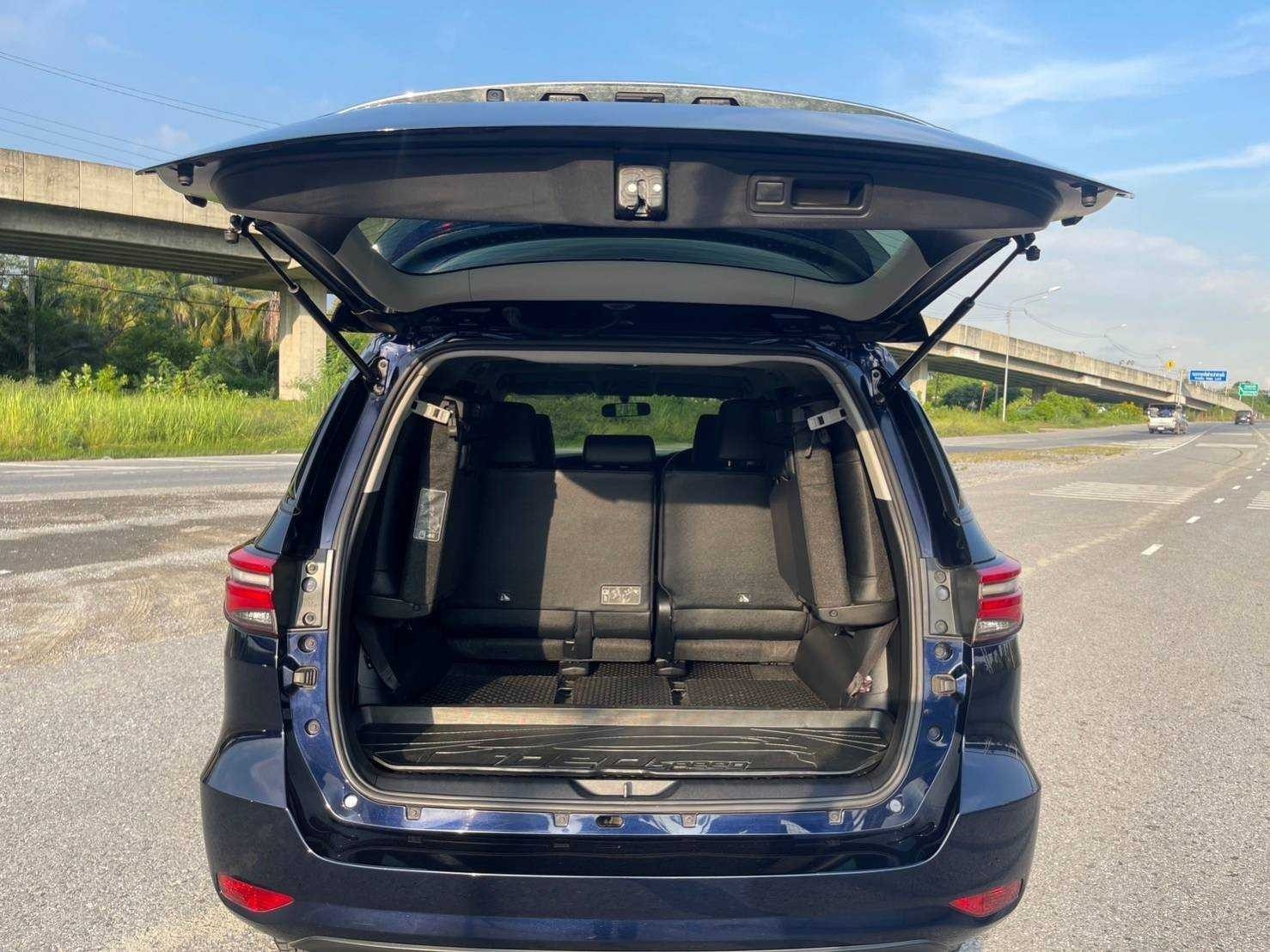 2021 TOYOTA FORTUNER 2.4 G Lesgender