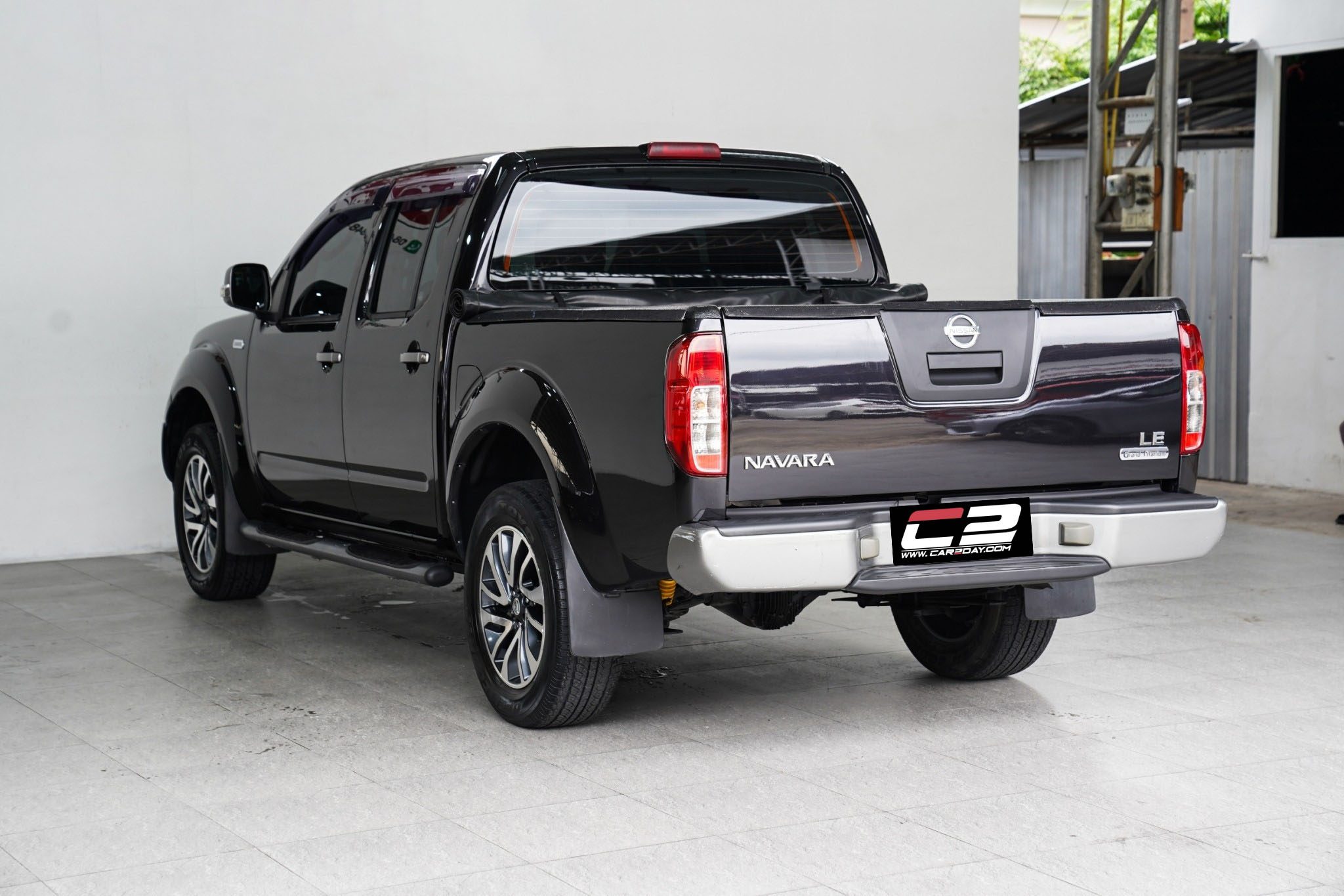 2012 NISSAN NAVARA DOUBLE CAB 2.5 LE GRAND TITANIUM MT