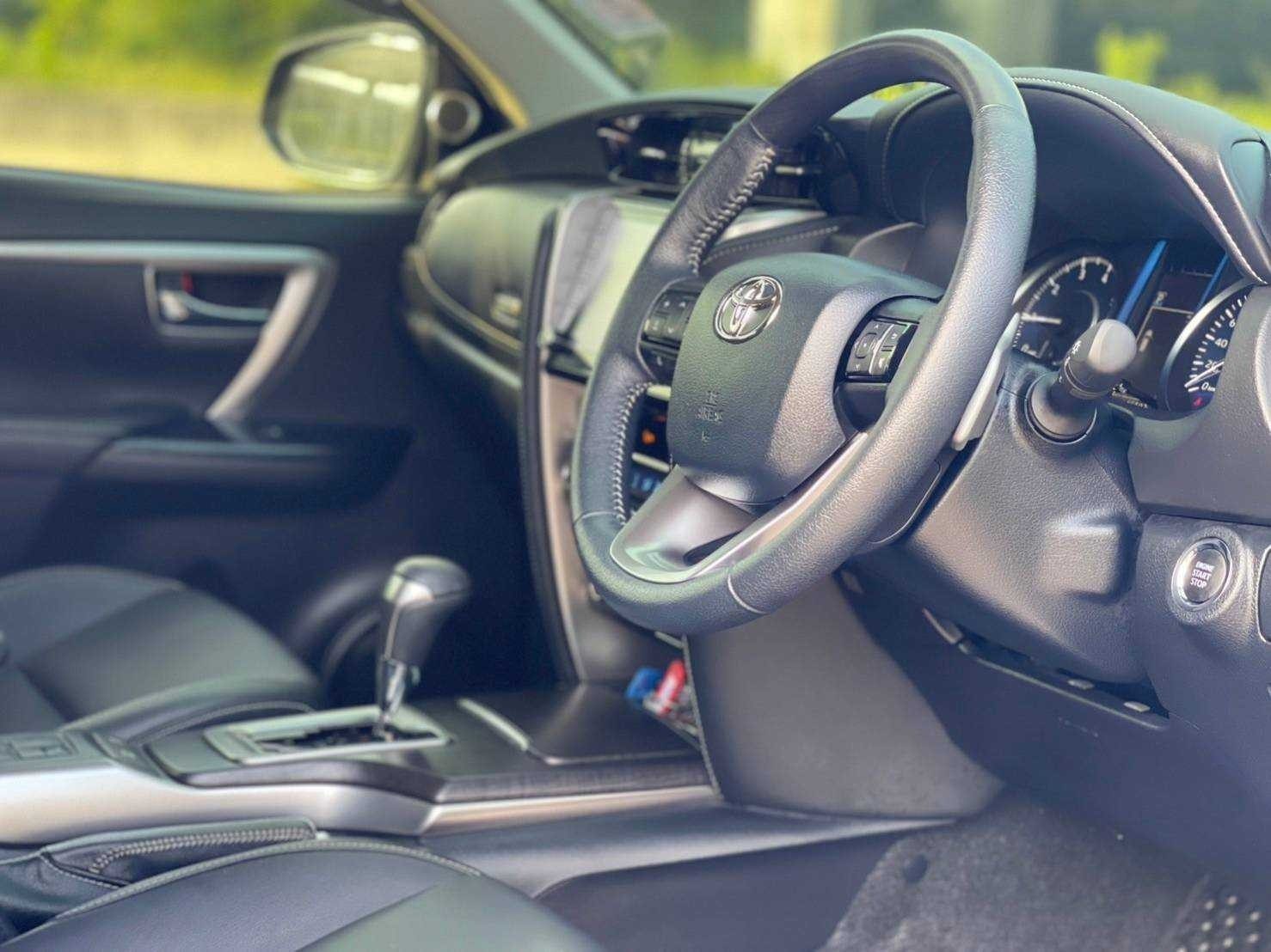 2021 TOYOTA FORTUNER 2.4 G Lesgender