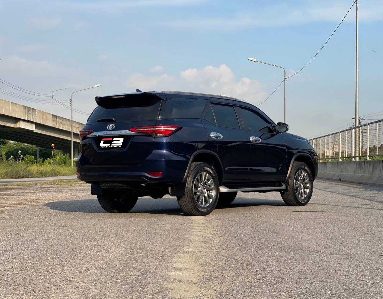 2021 TOYOTA FORTUNER 2.4 G Lesgender