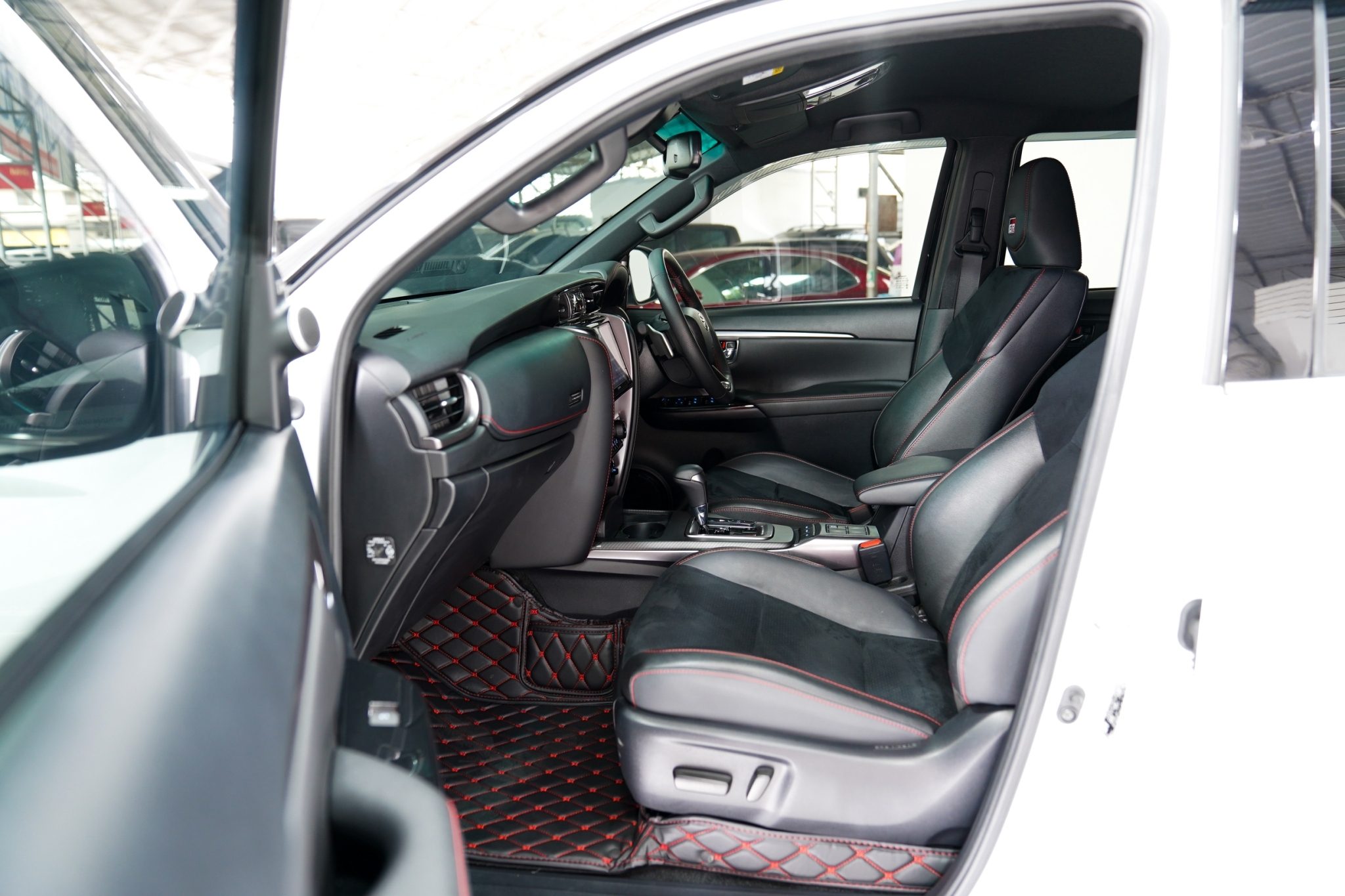 2022 TOYOTA FORTUNER 2.8 GR AT
