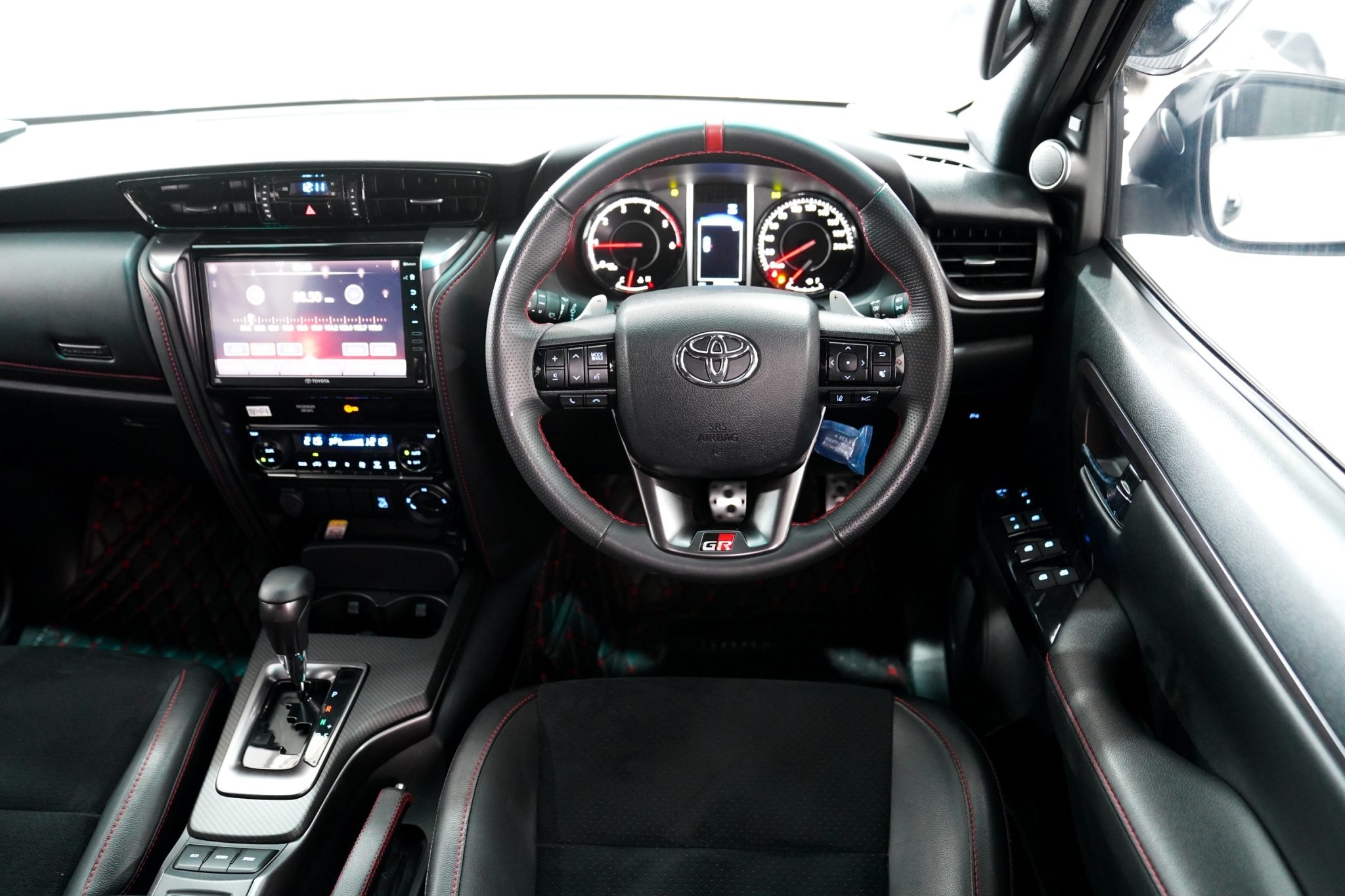 2022 TOYOTA FORTUNER 2.8 GR AT