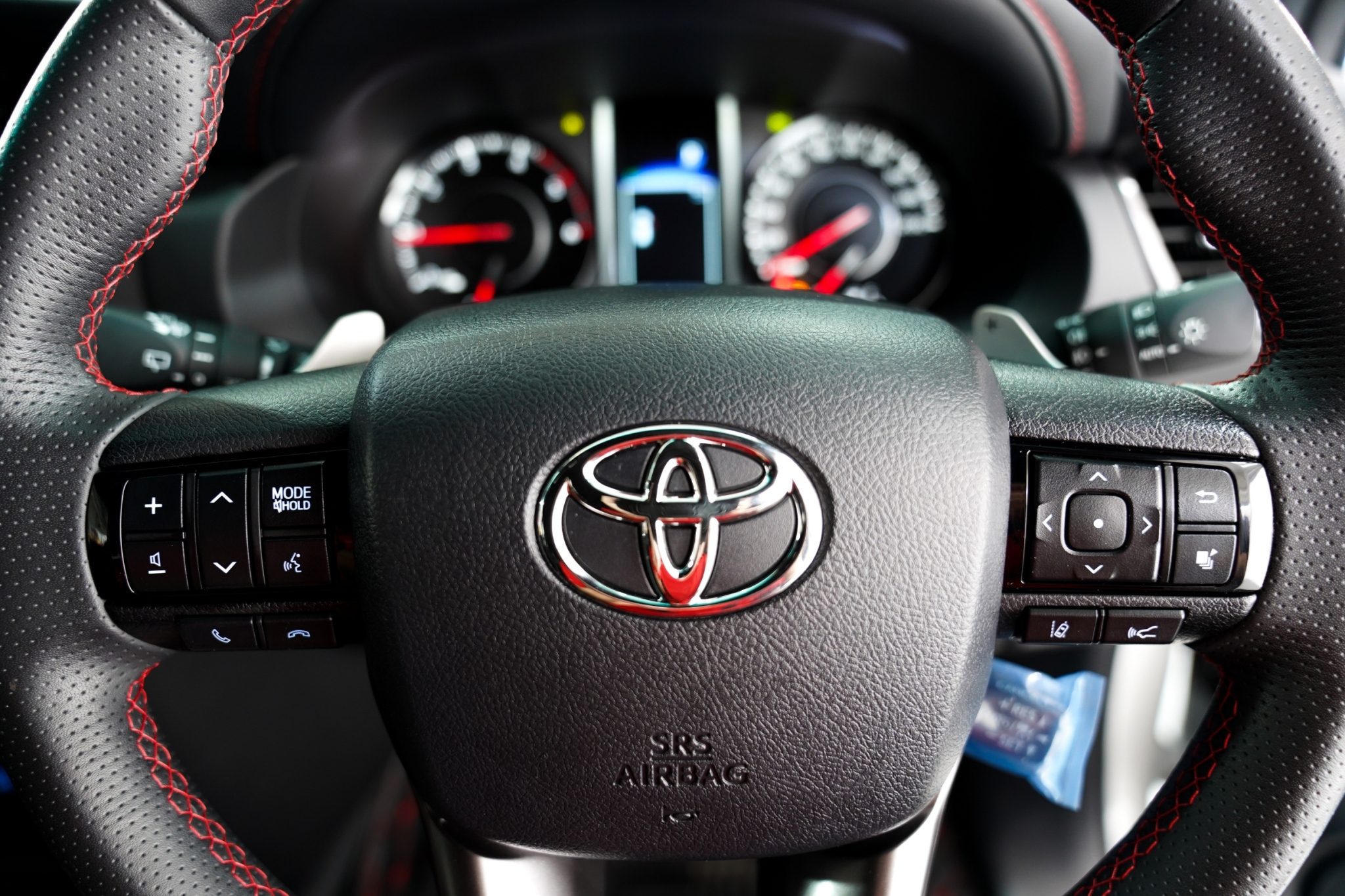 2022 TOYOTA FORTUNER 2.8 GR AT
