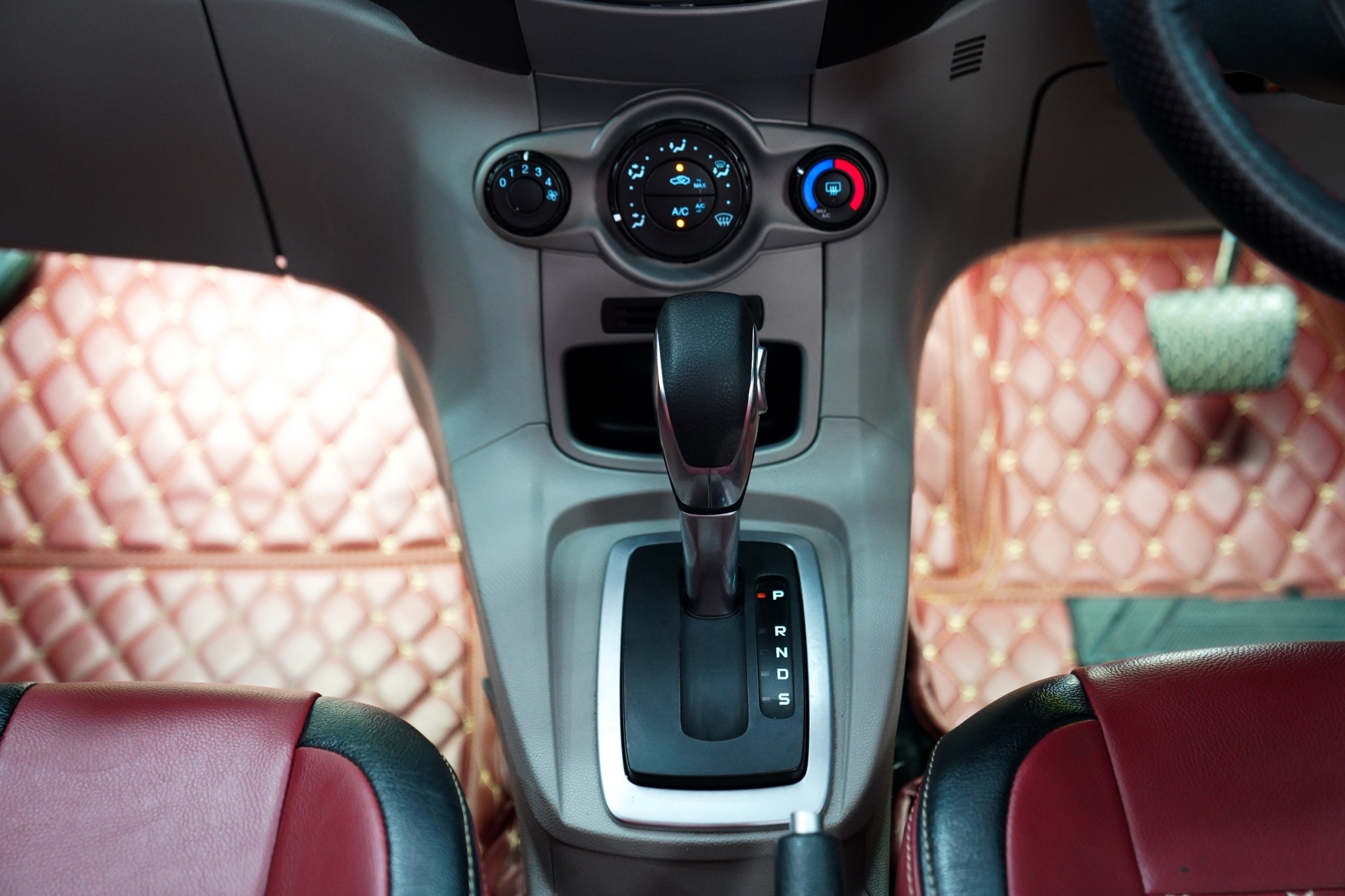 2014 FORD FIESTA 1.5 SPORT AT