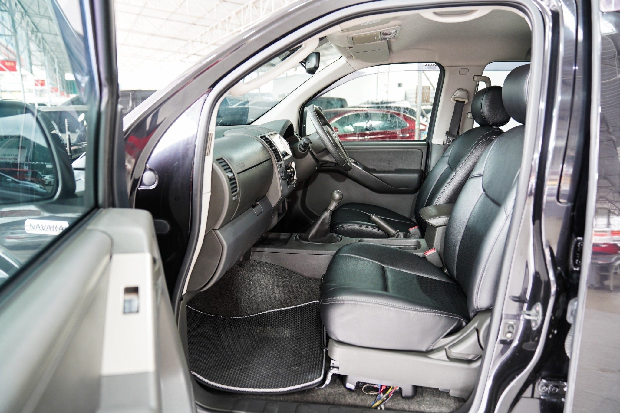 2012 NISSAN NAVARA DOUBLE CAB 2.5 LE GRAND TITANIUM MT