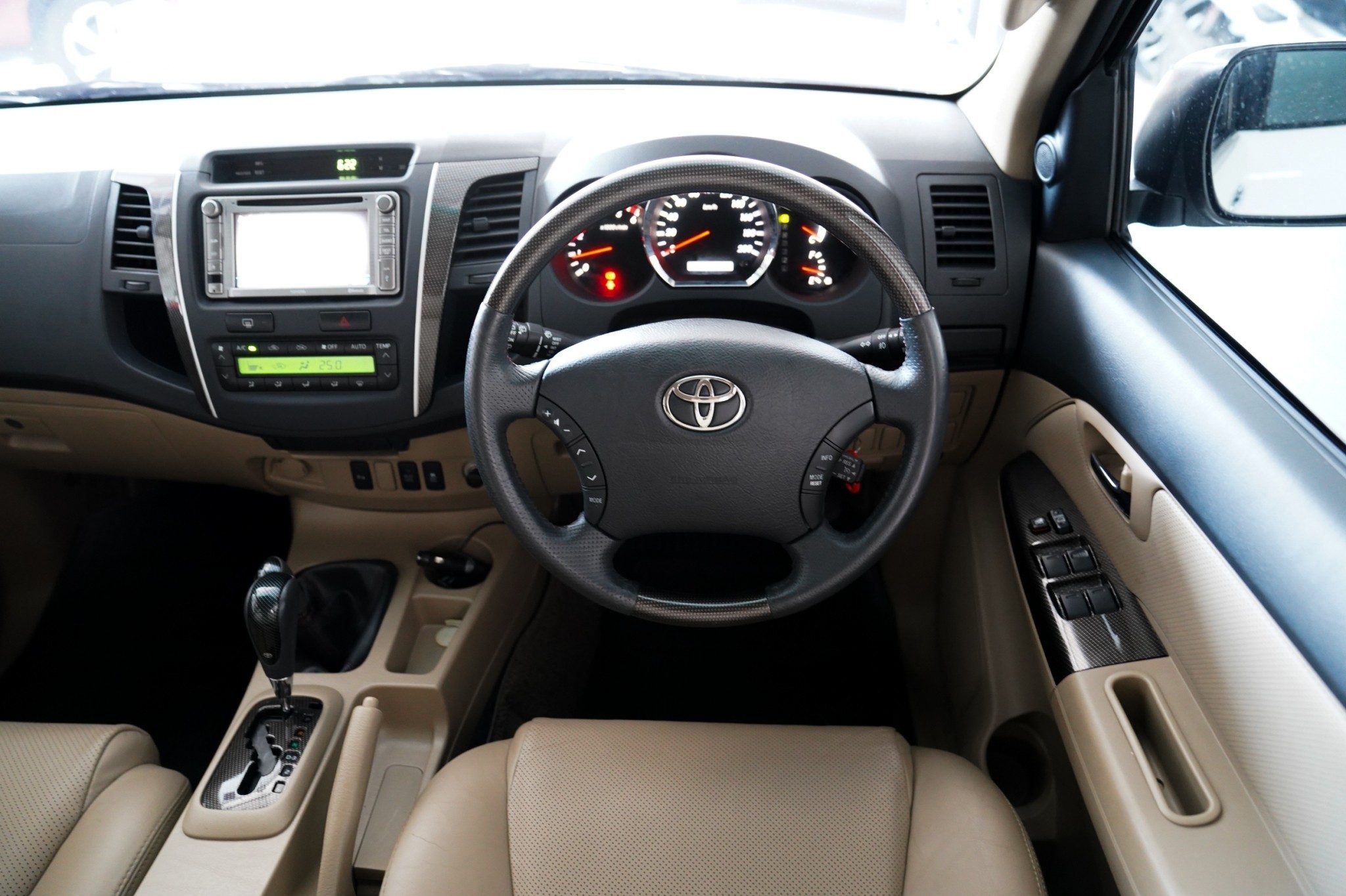 2011 TOYOTA FORTUNER 3.0 V TRD SPORTIVO V.N.TURBO AT/4WD