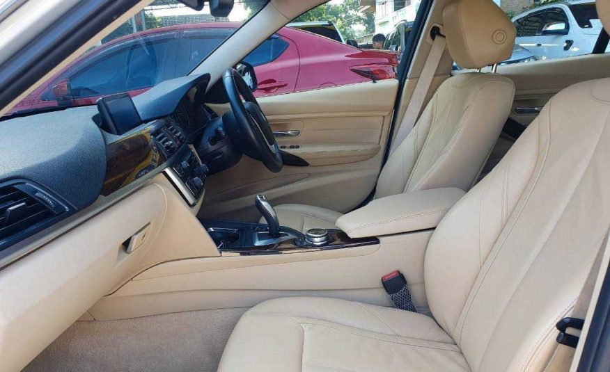 2015 BMW SERIES 3 320i LUXURY