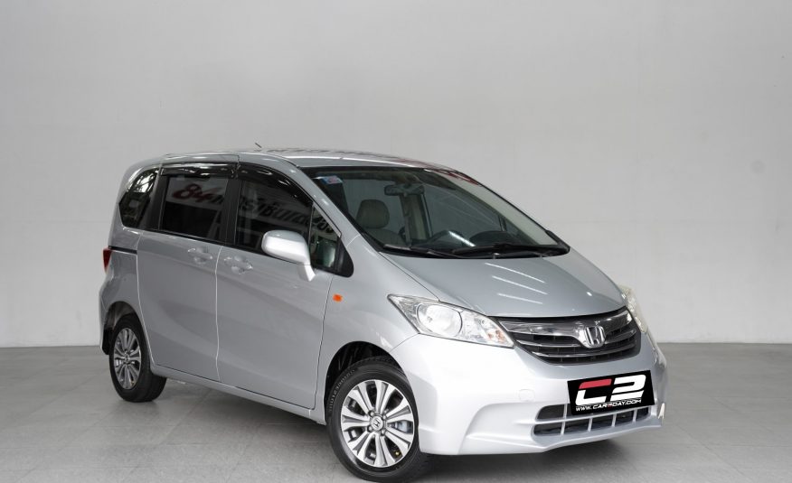 2012 HONDA FREED 1.5 SE AT