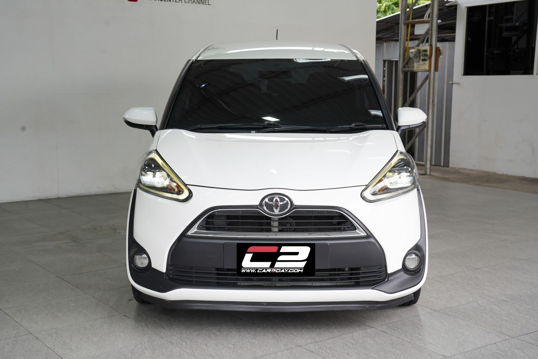 2017 TOYOTA SIENTA 1.5 V AT