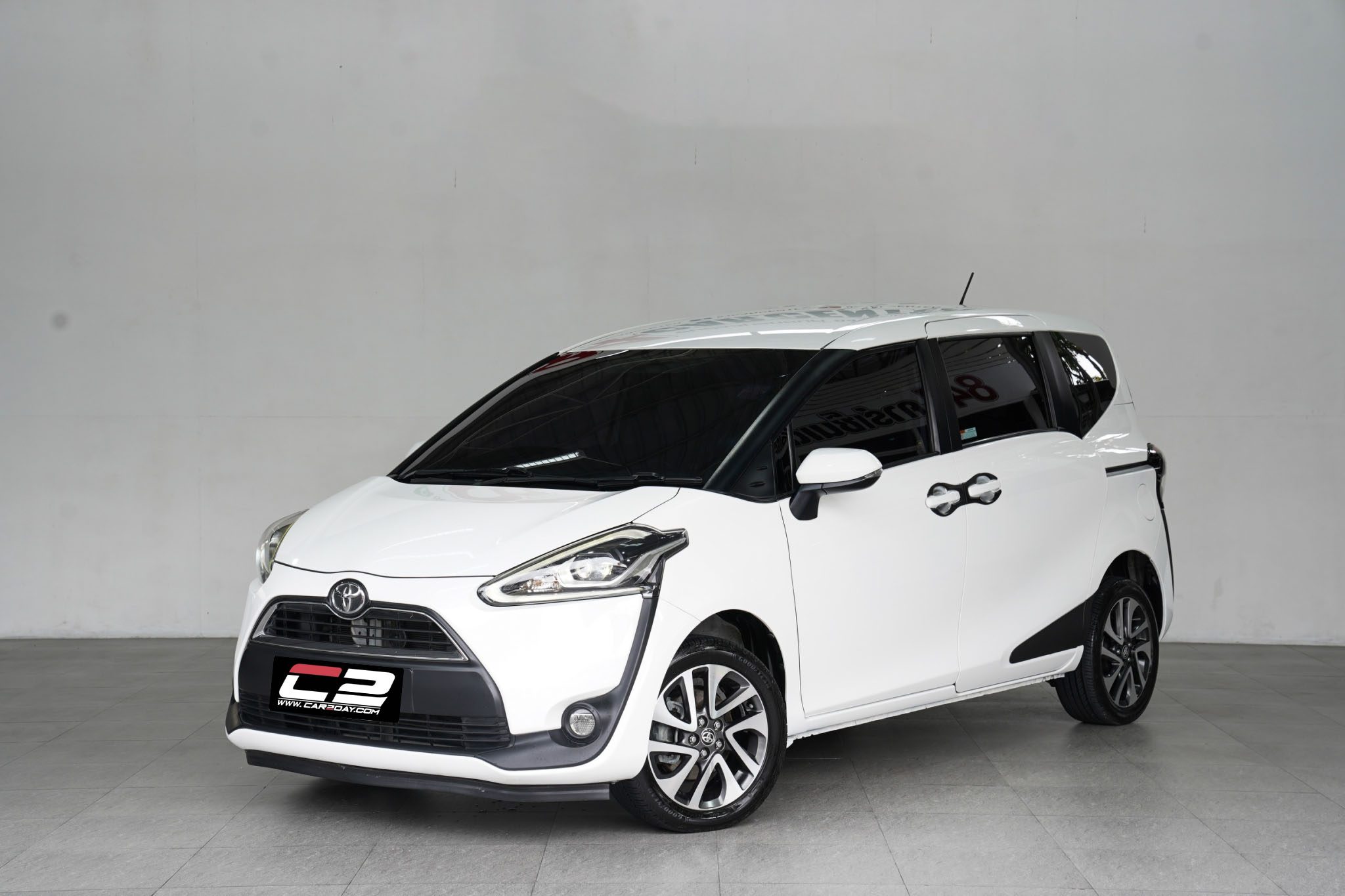 2017 TOYOTA SIENTA 1.5 V AT