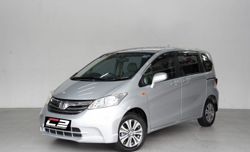 2012 HONDA FREED 1.5 SE AT