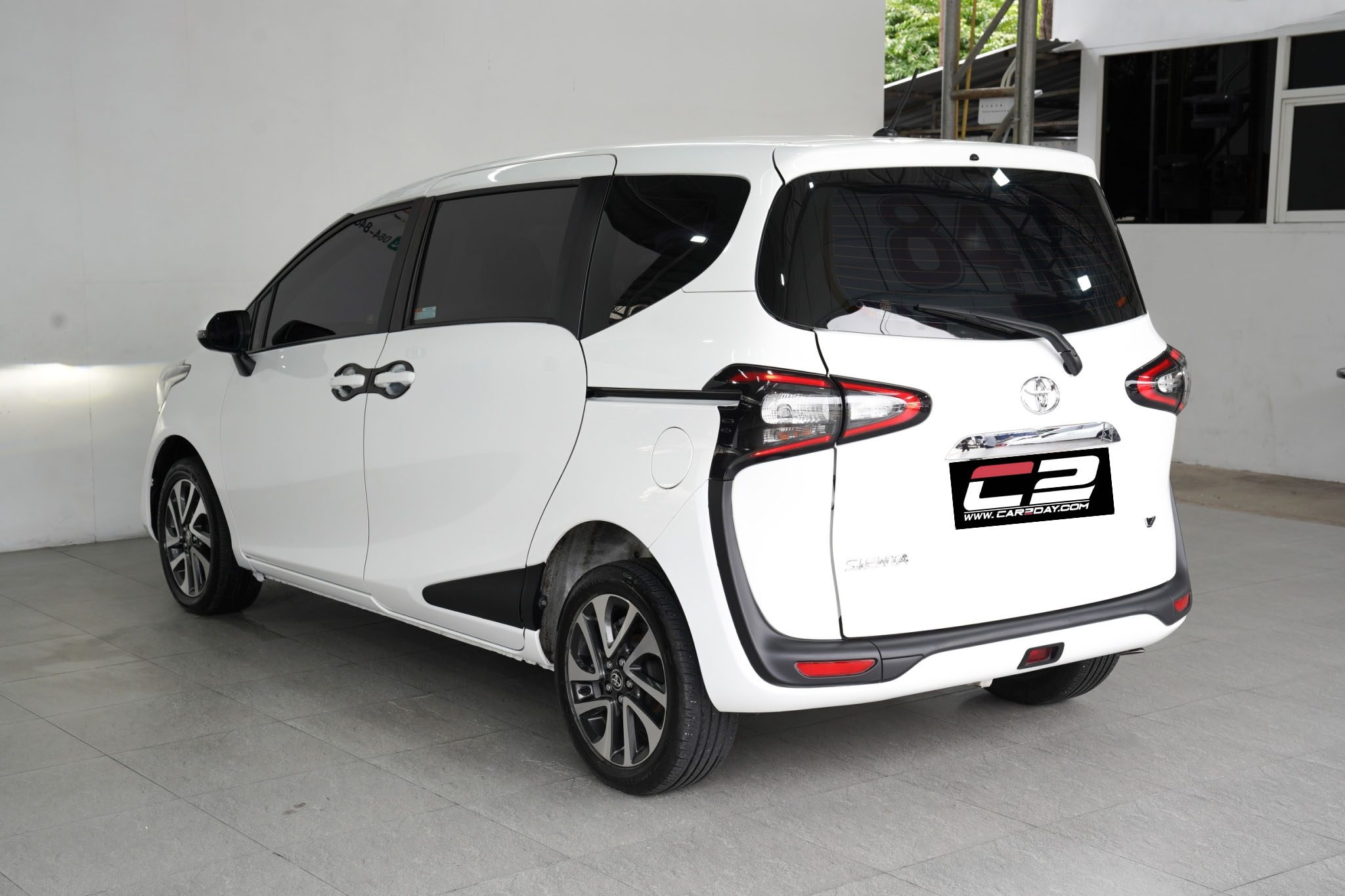 2017 TOYOTA SIENTA 1.5 V AT