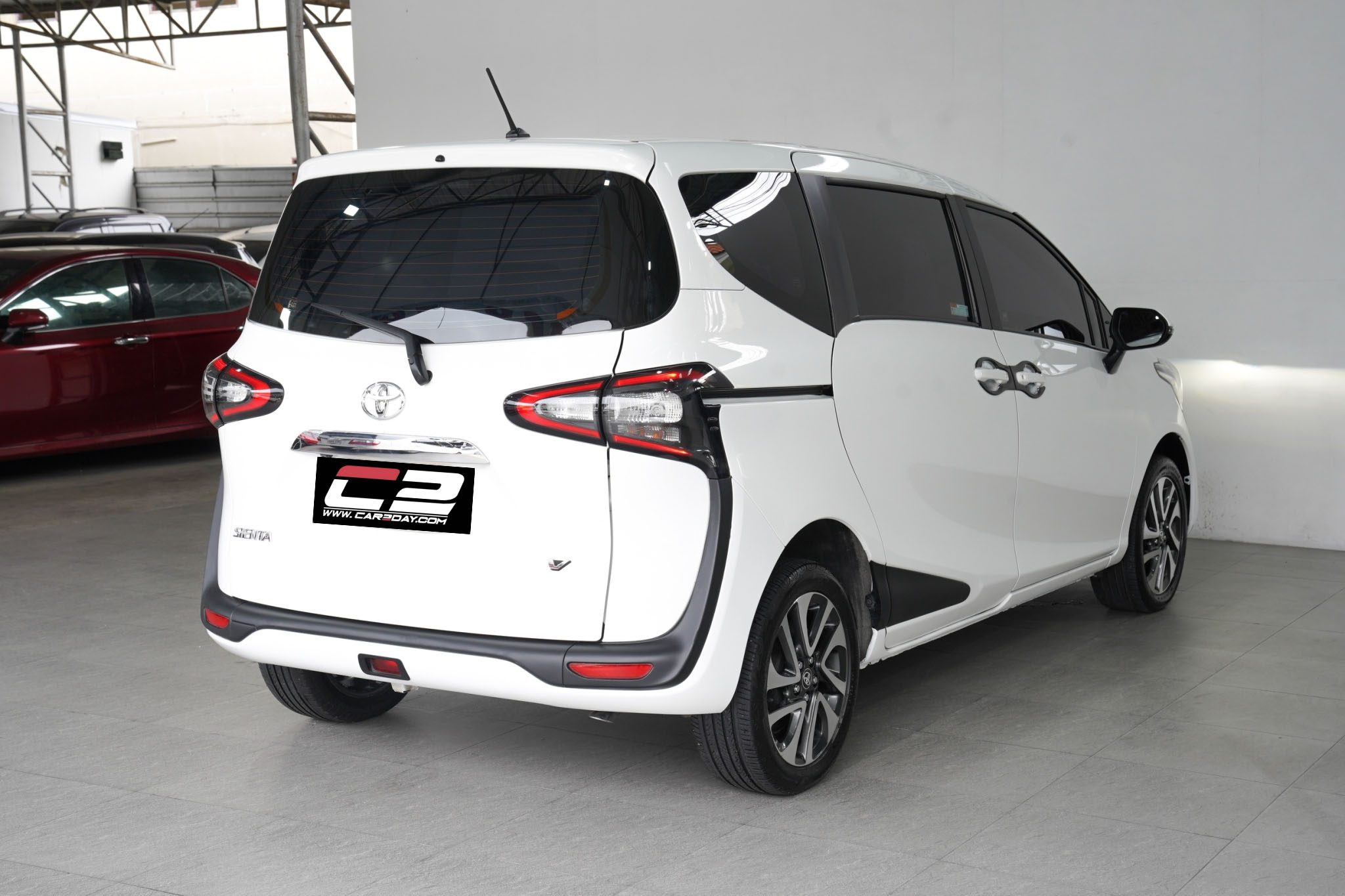 2017 TOYOTA SIENTA 1.5 V AT