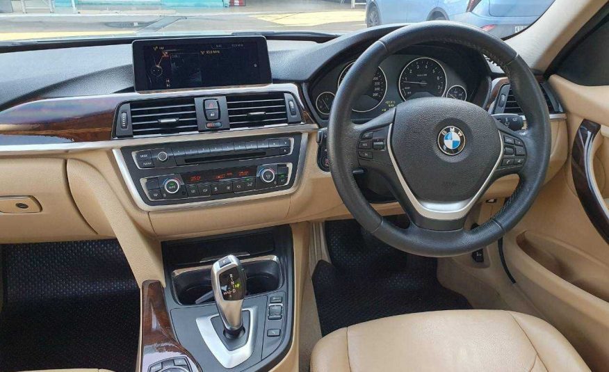 2015 BMW SERIES 3 320i LUXURY