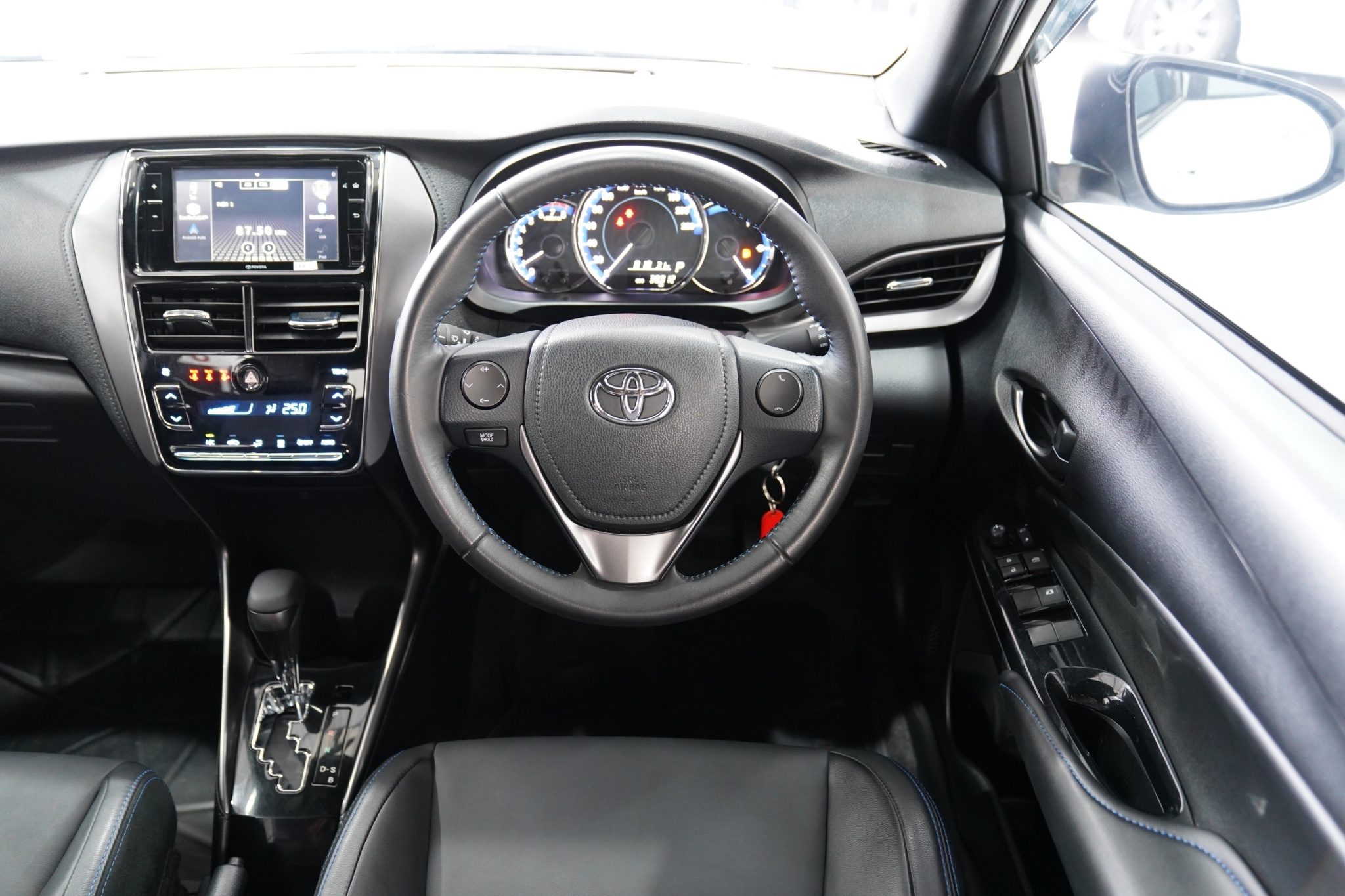 2022 TOYOTA YARIS 1.2 SPORT AT