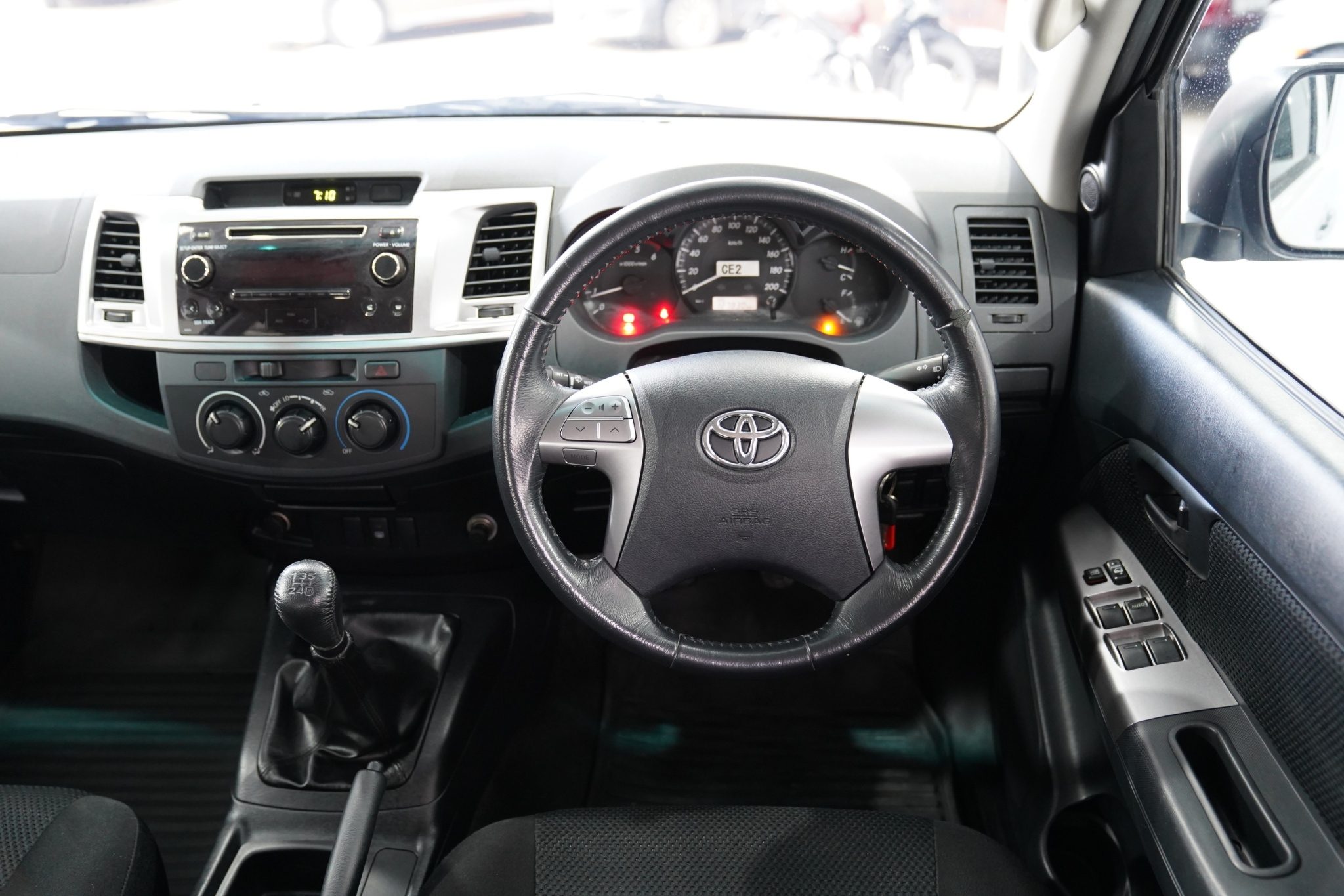 2014 TOYOTA HILUX VIGO 2.5 E MT