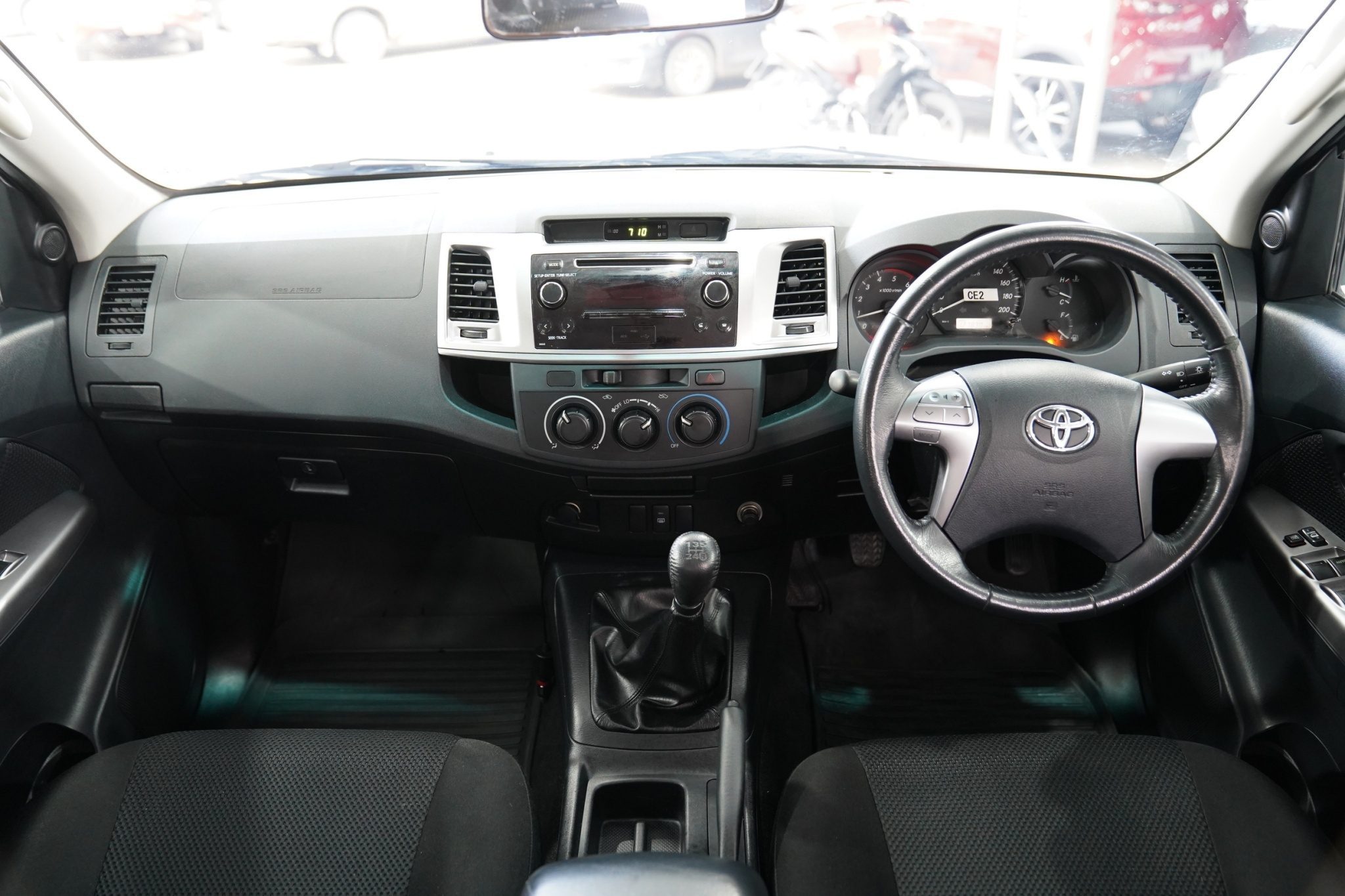 2014 TOYOTA HILUX VIGO 2.5 E MT
