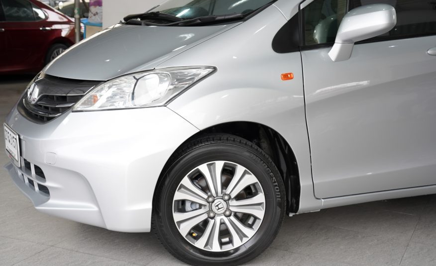 2012 HONDA FREED 1.5 SE AT