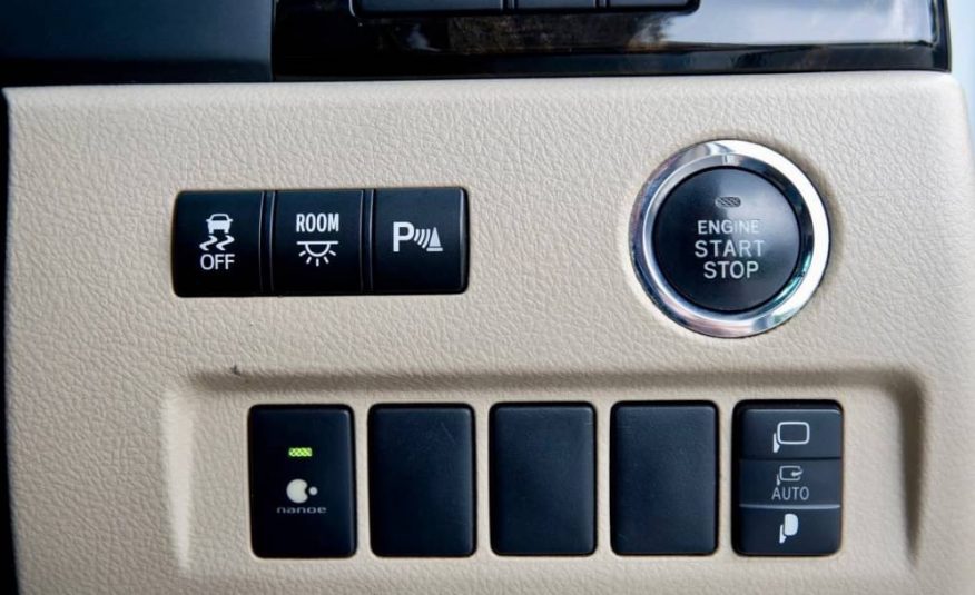 2012 Toyota Alphard 2.4V