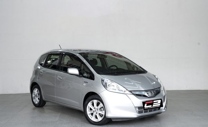 2013 HONDA JAZZ 1.3 HYBRID AT