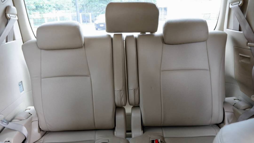 2012 Toyota Alphard 2.4V