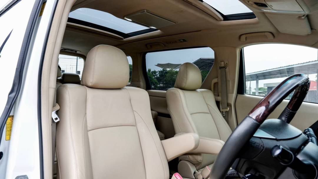 2012 Toyota Alphard 2.4V