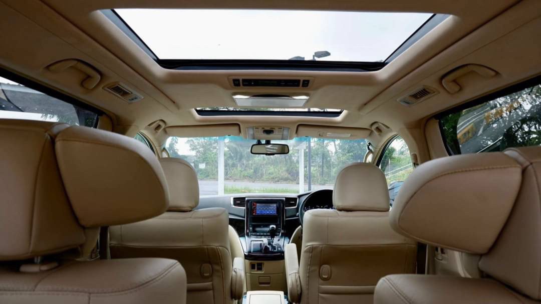 2012 Toyota Alphard 2.4V