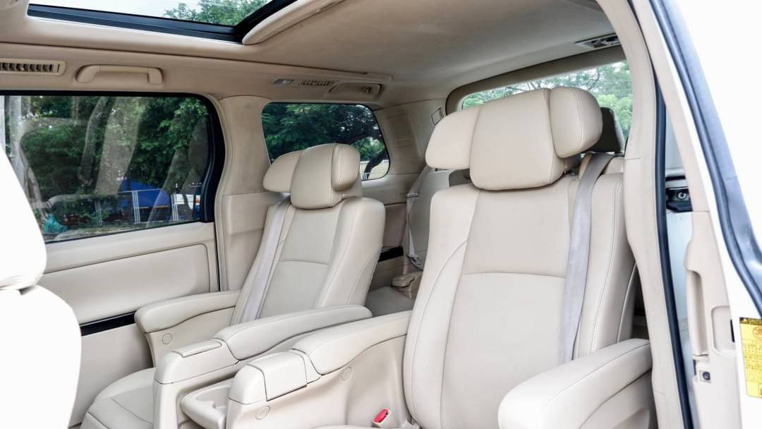 2012 Toyota Alphard 2.4V