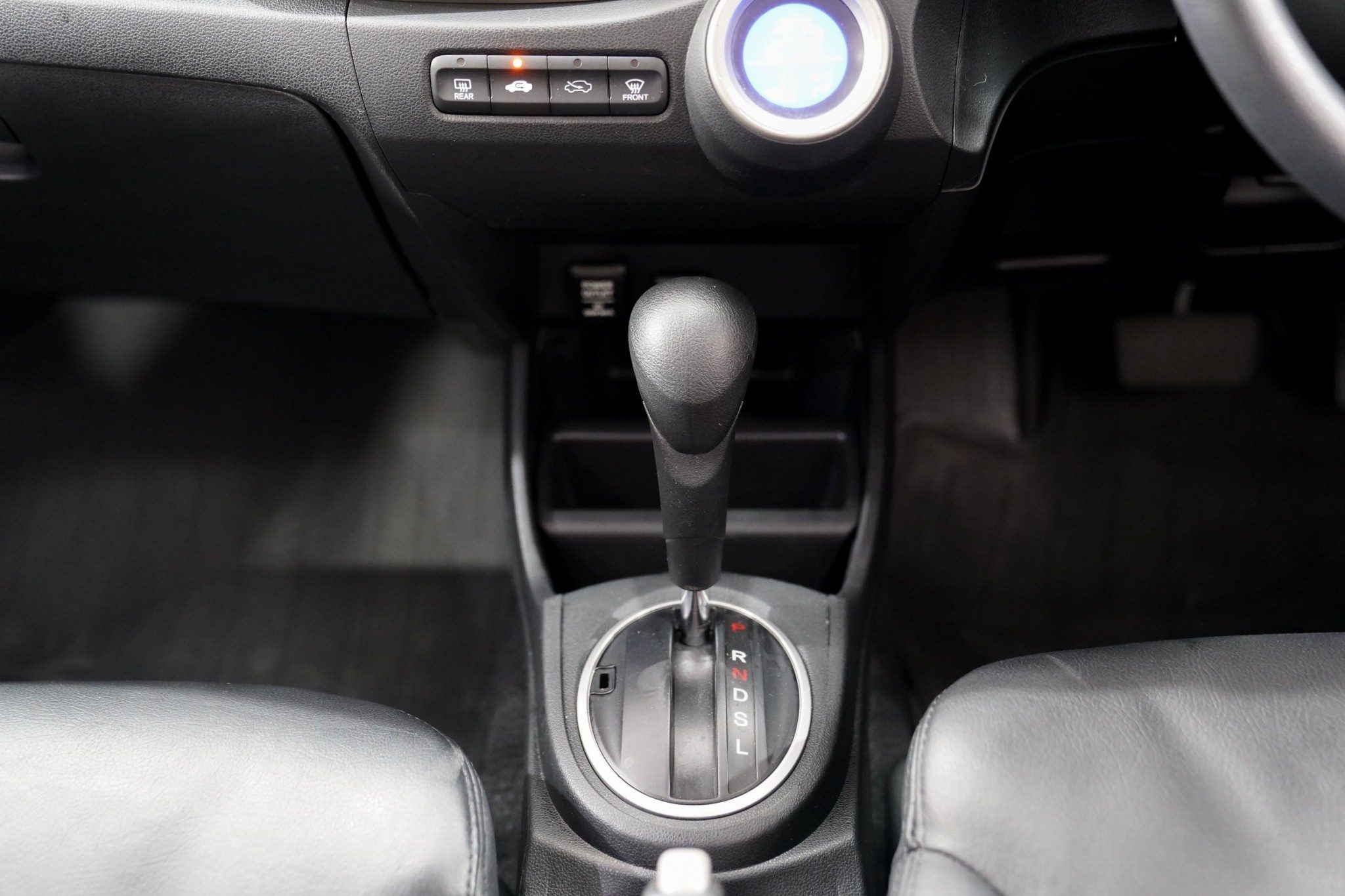 2013 HONDA JAZZ 1.3 HYBRID AT