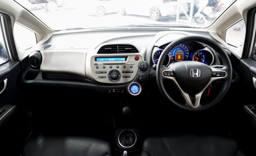 2013 HONDA JAZZ 1.3 HYBRID AT