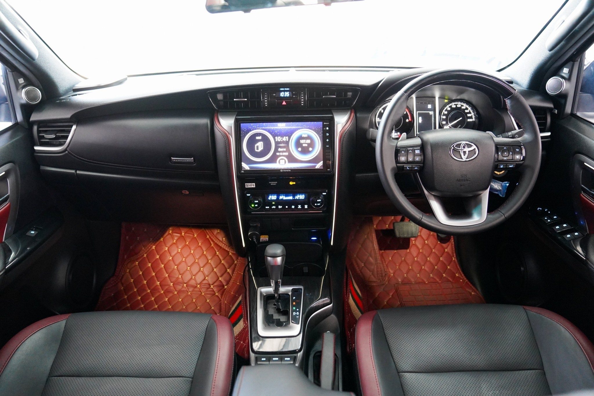 2012 TOYOTA FORTUNER 2.8 LEGENDER AT