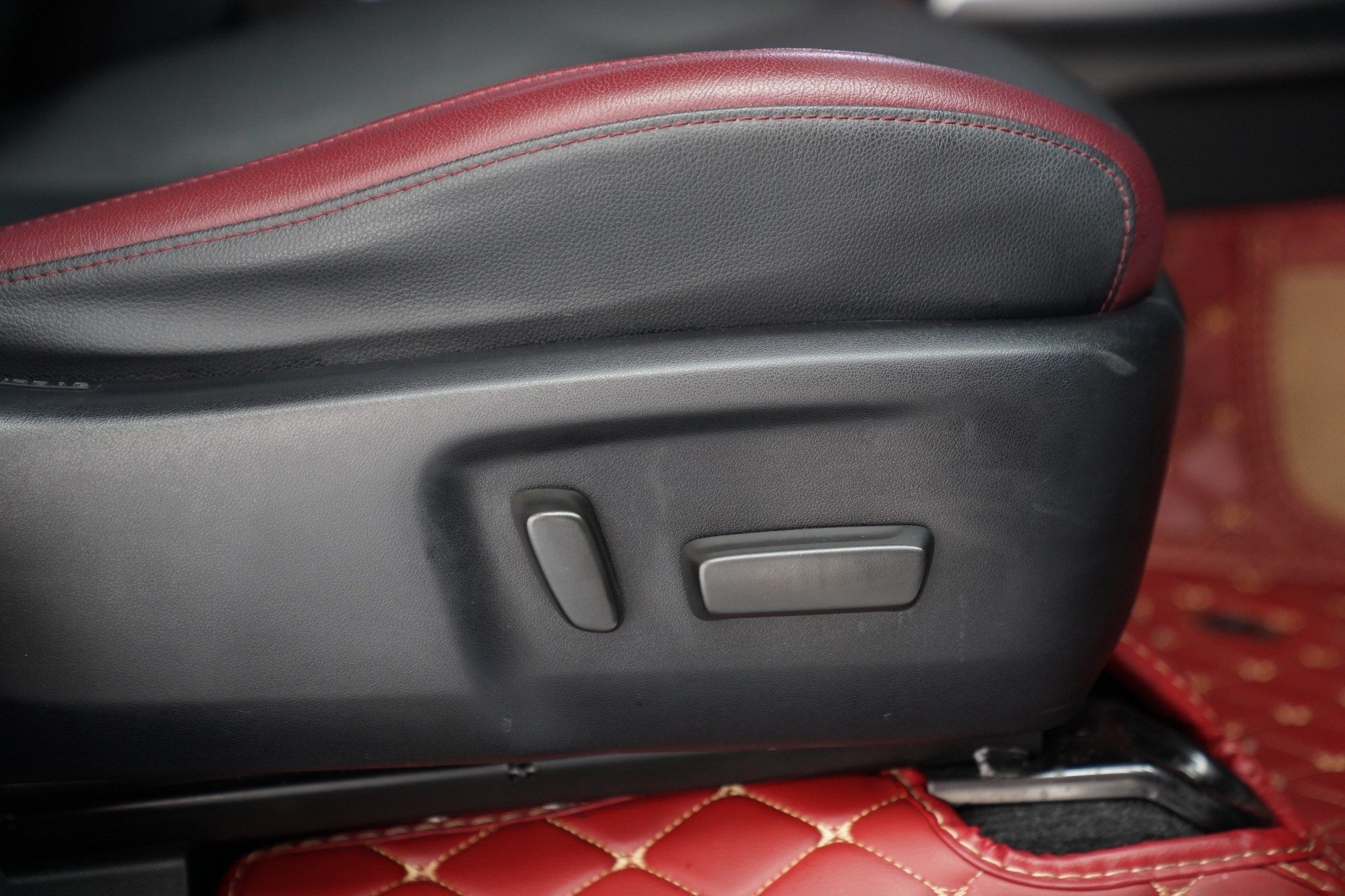 2012 TOYOTA FORTUNER 2.8 LEGENDER AT