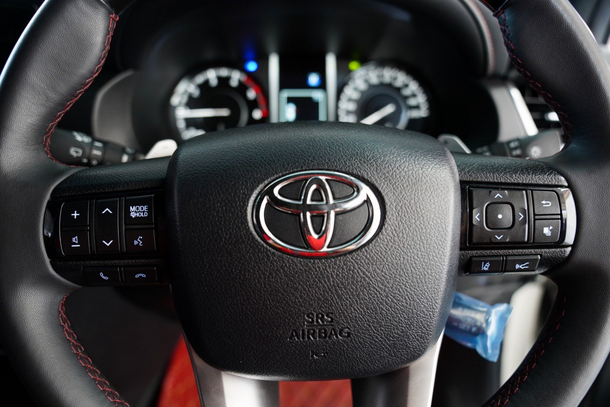 2012 TOYOTA FORTUNER 2.8 LEGENDER AT