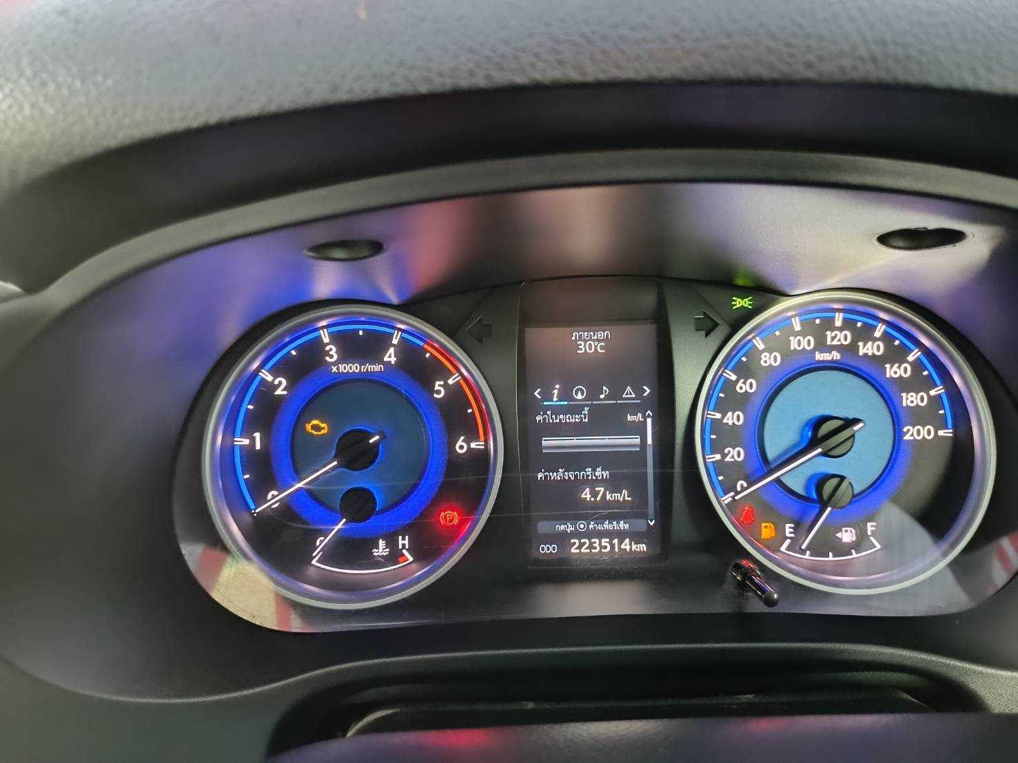 2016 TOYOTA HILUX REVO 2.4 G NAVI PRERUNNER DOUBLE CAB