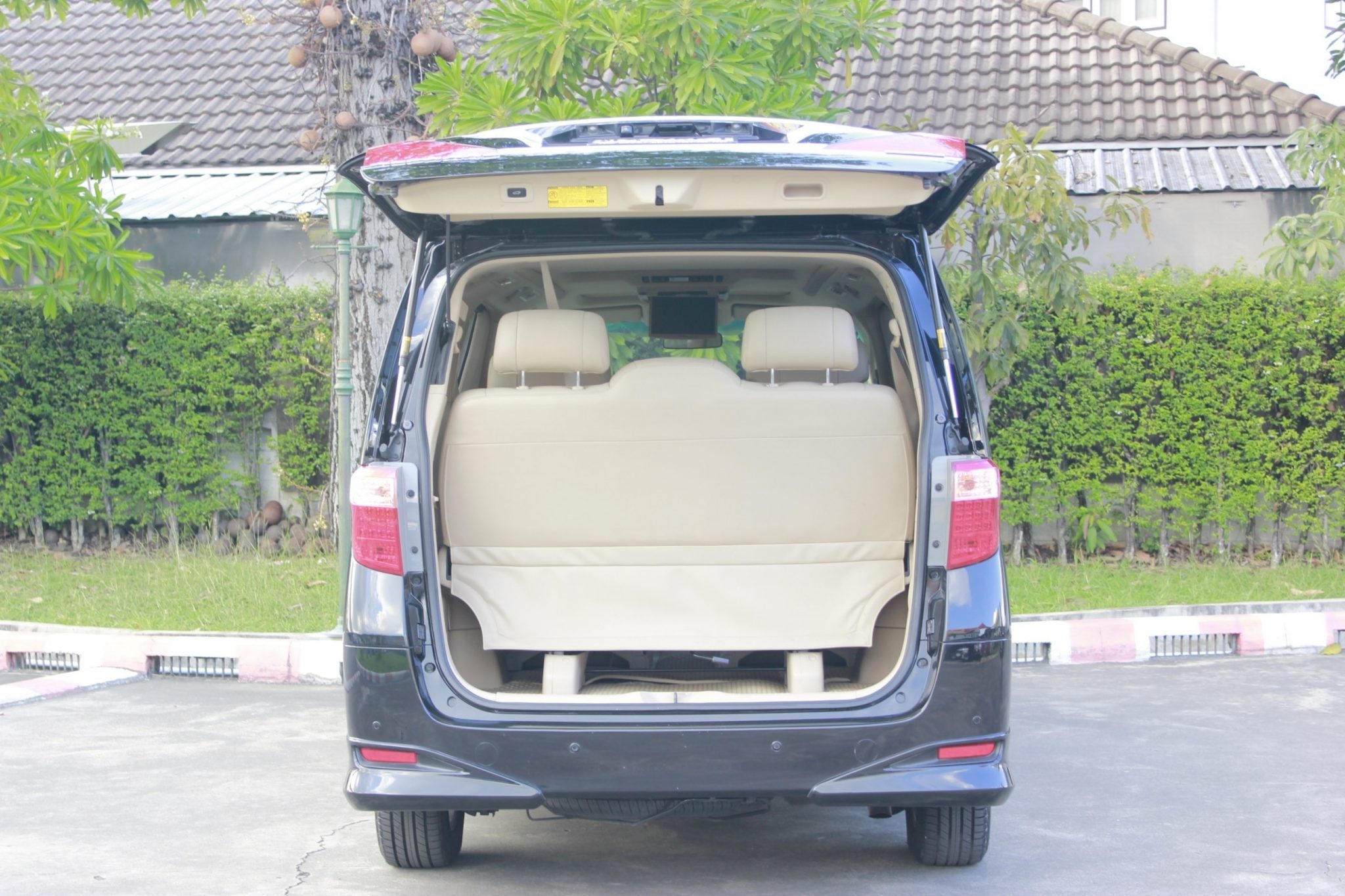 2012 TOYOTA ALPHARD 2.4V