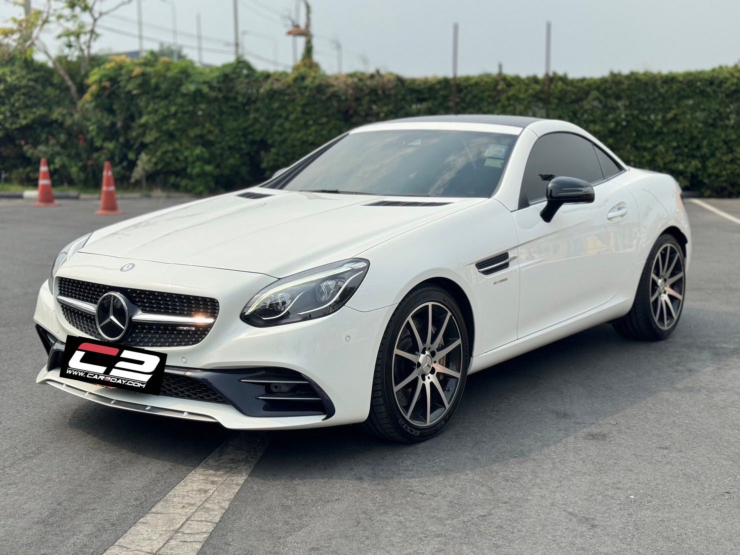 2017 Mercedes-BENZ AMG SLC43