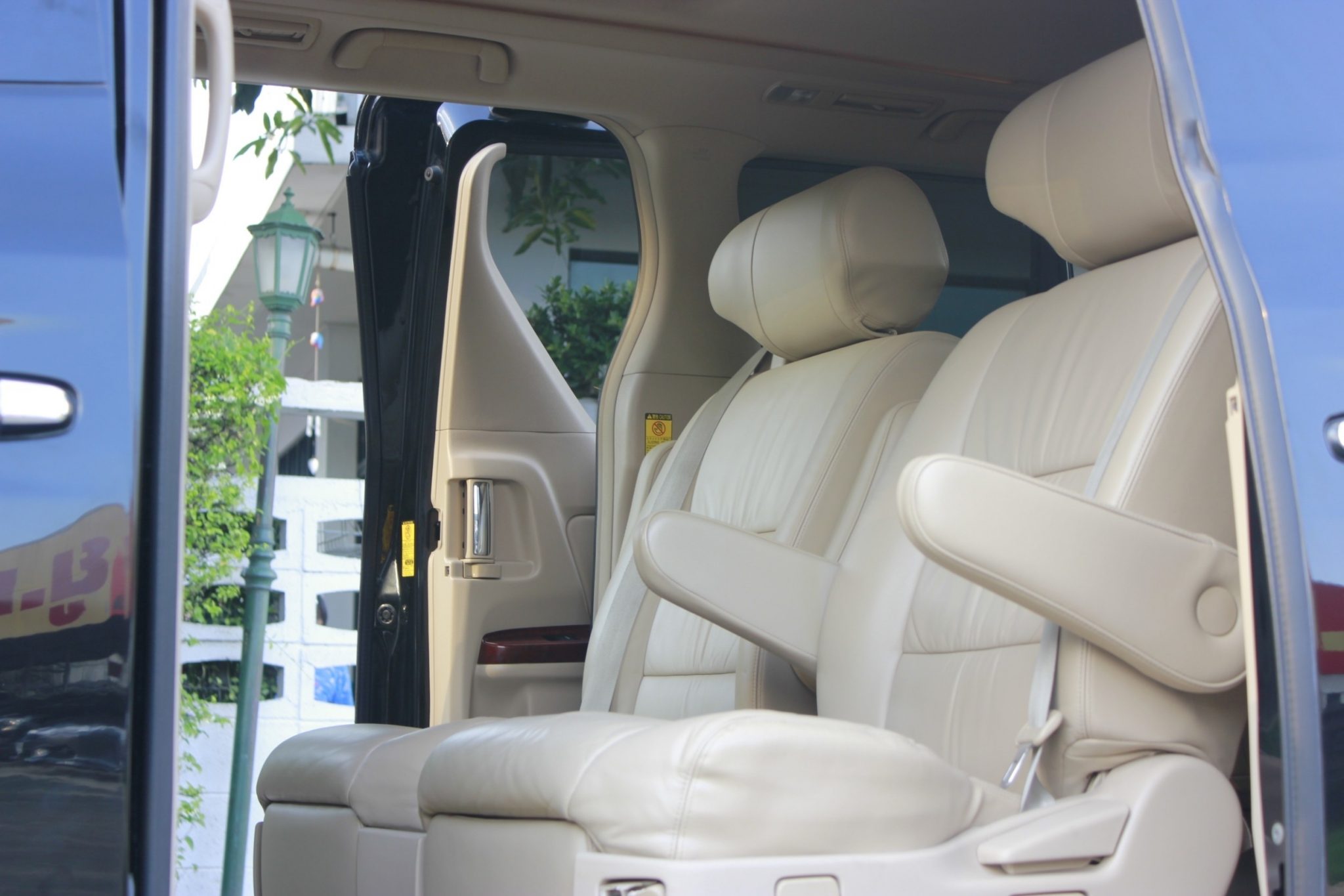 TOYOTA ALPHARD 2.4V