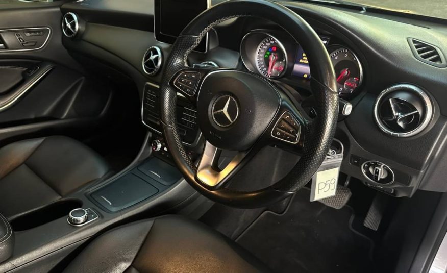 2015 Mercedes Benz CLA200