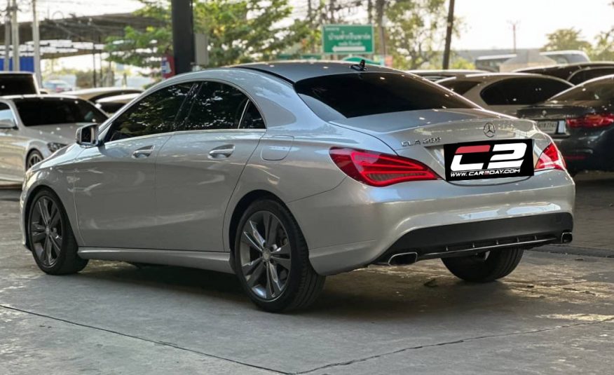 2015 Mercedes Benz CLA200