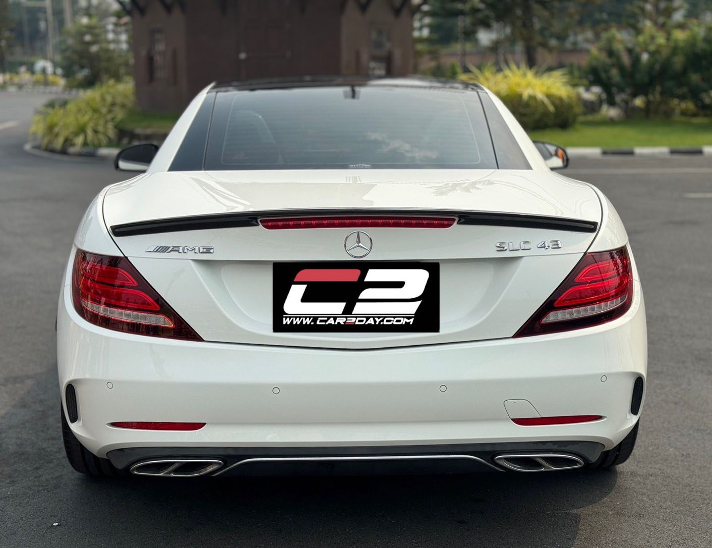 2017 Mercedes-BENZ AMG SLC43