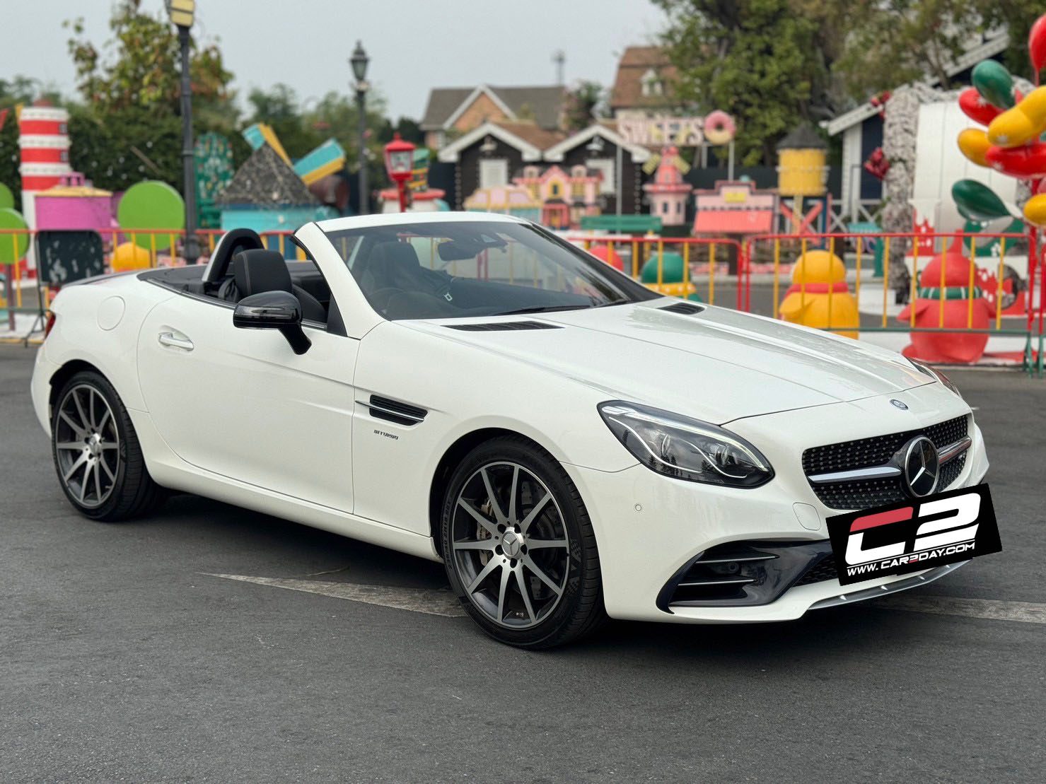 2017 Mercedes-BENZ AMG SLC43