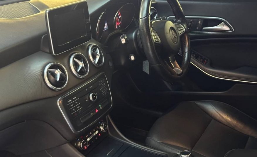 2015 Mercedes Benz CLA200