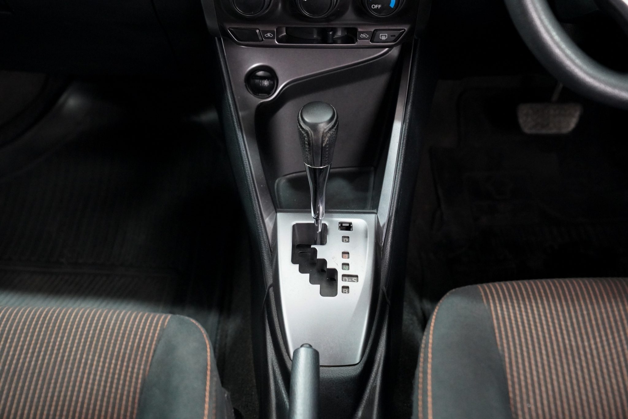 2014 TOYOTA YARIS 1.2 E AT