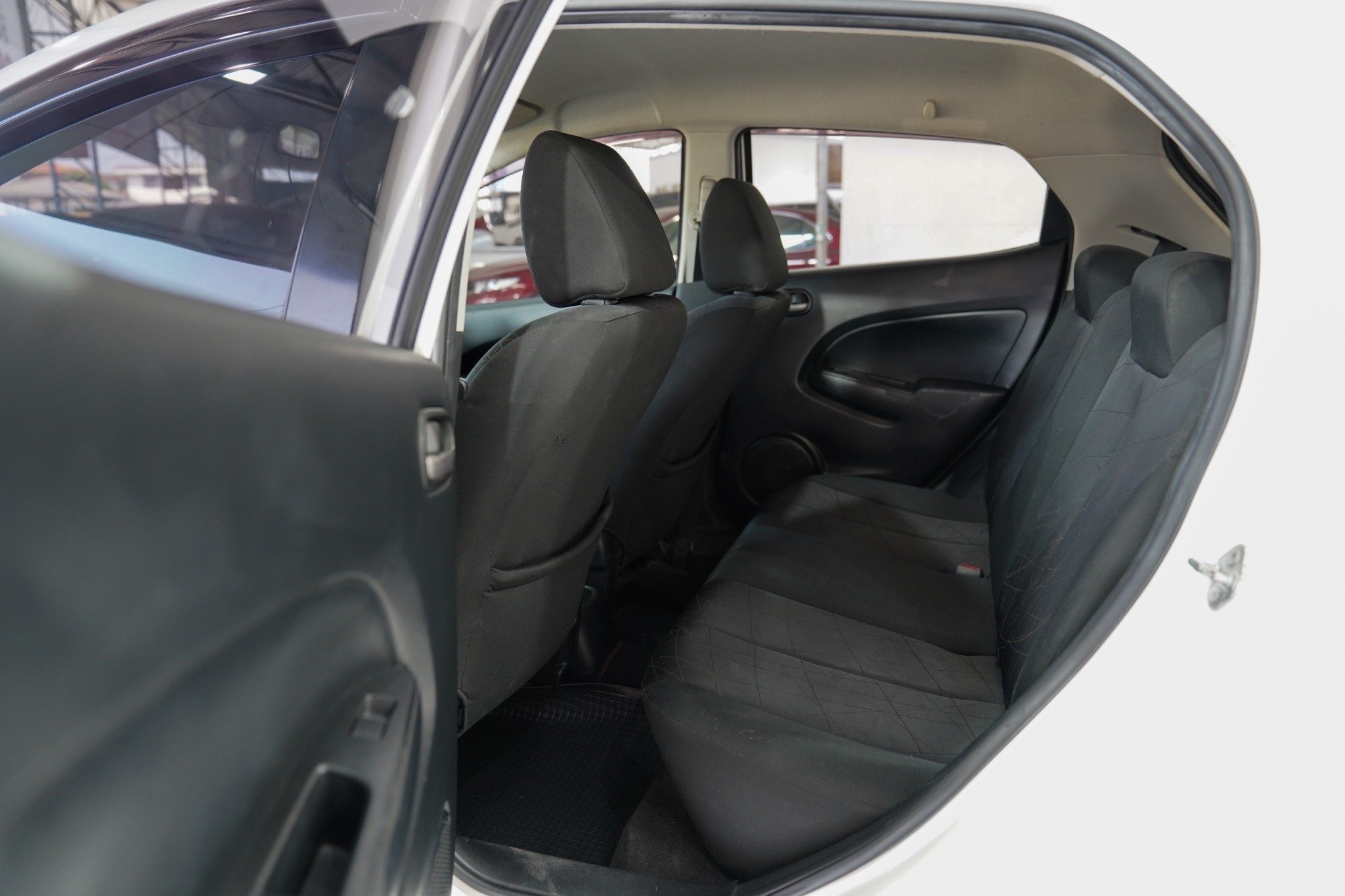 2013 MAZDA MAZDA2 1.5 GROOVE 5