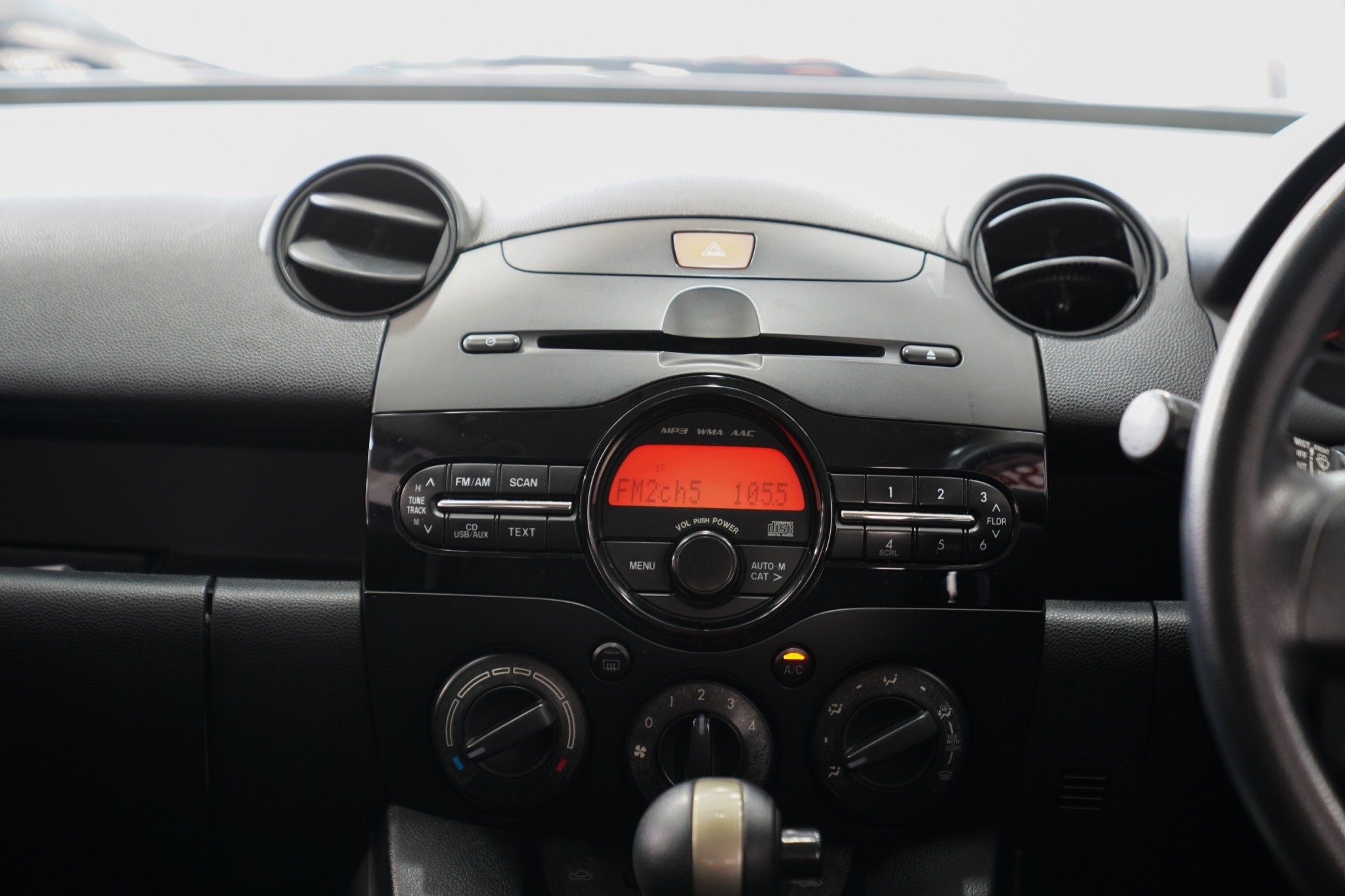 2013 MAZDA MAZDA2 1.5 GROOVE 5