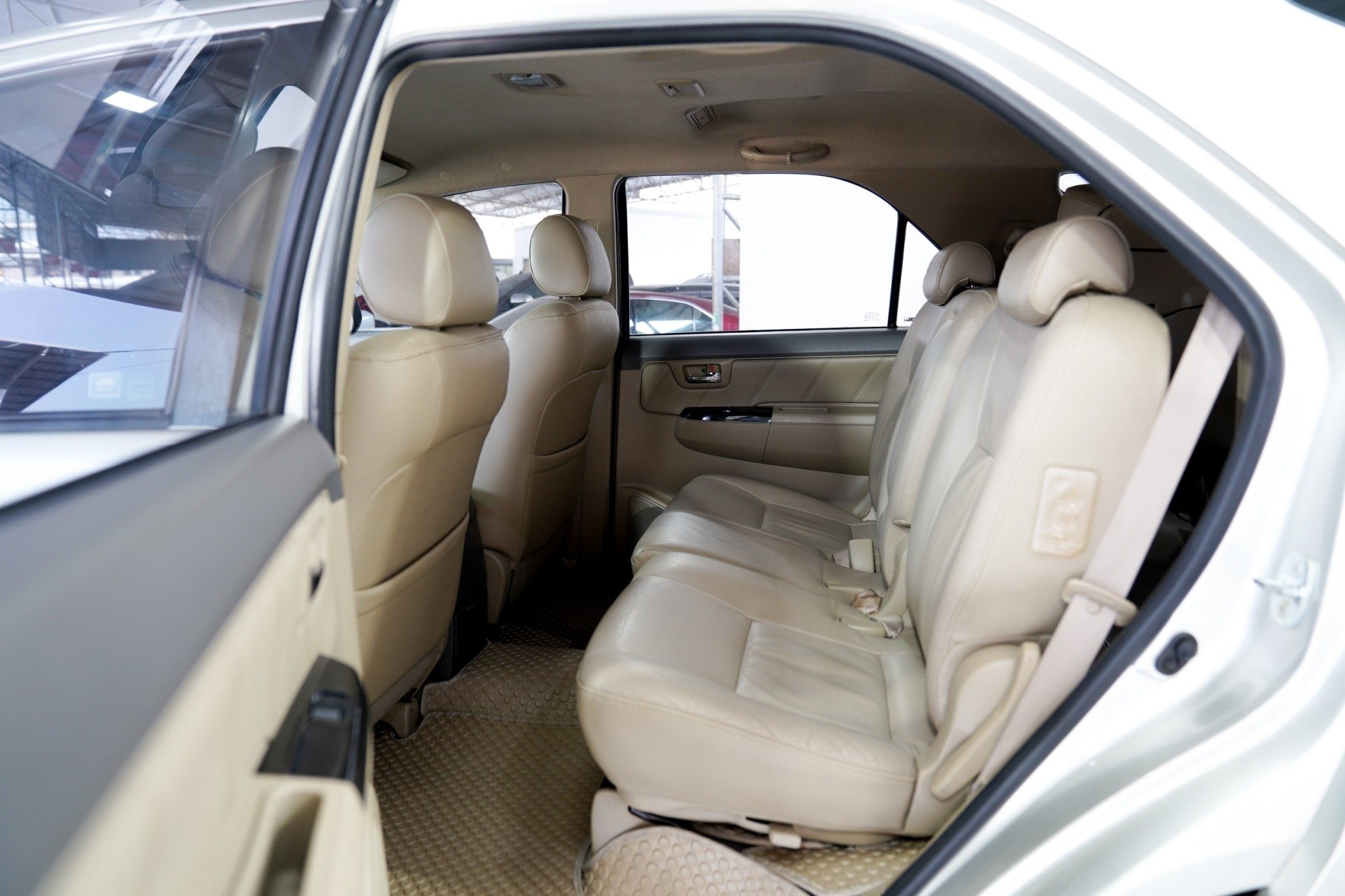 2013 TOYOTA FORTUNER 3.0 V AT