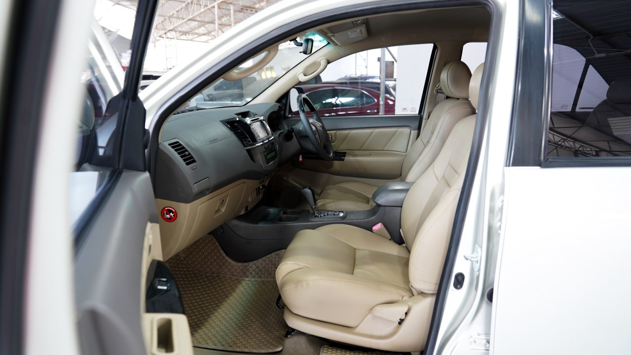 2013 TOYOTA FORTUNER 3.0 V AT
