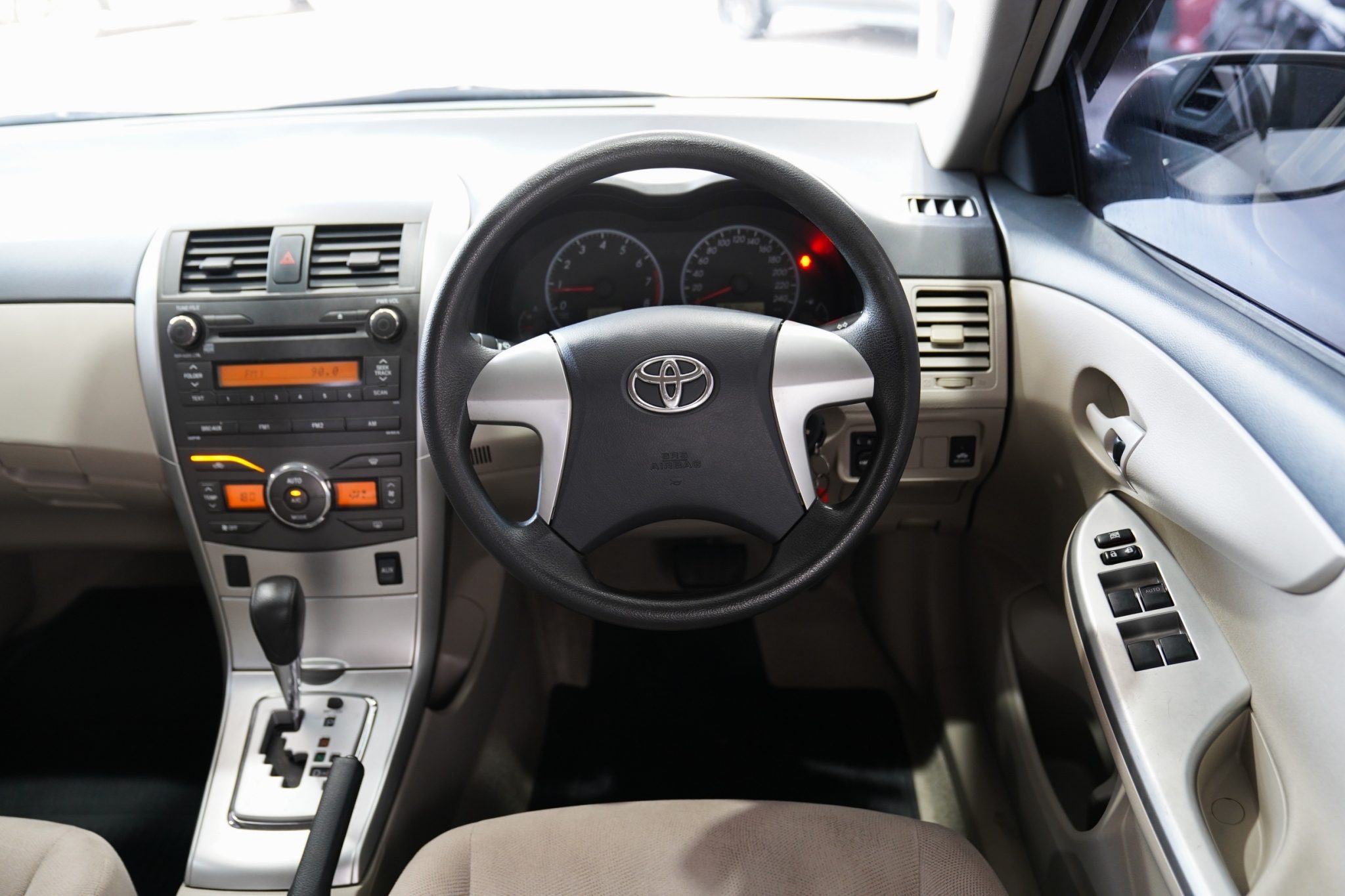 2013 TOYOTA ALTIS 1.8 E AT